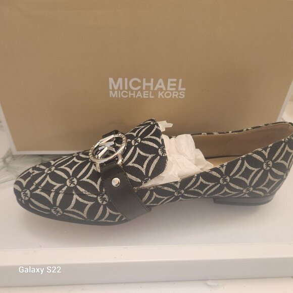 Michael Kors "Rory" Loafers. NIB. Size 6 - Picture 4 of 12